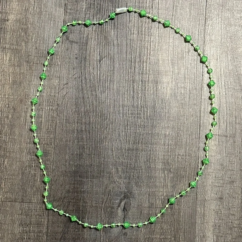 💞 Green Beaded Toddler Safety Necklace